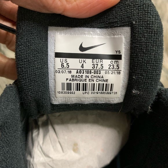 Shoes - Picture 5 of 5